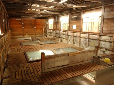 The "hot spring resort" has its roots in ancient Japan. images