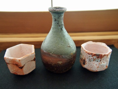 Yakimono: Japanese Pottery and Porcelain images