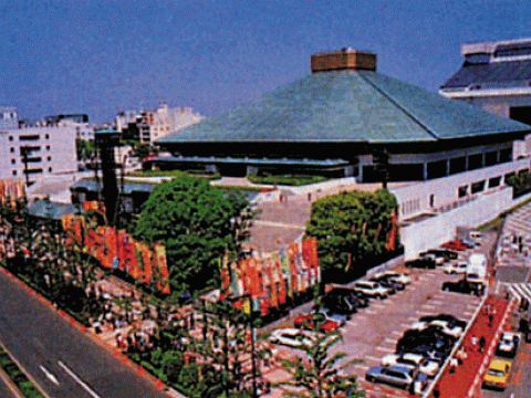 If you would like to see traditional Sumo, then try to go Kokugikan! images