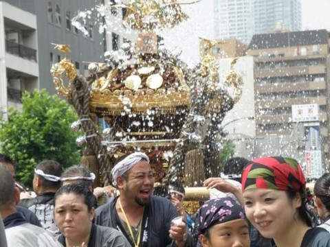 Tsukishima Mizukake Matsuri images