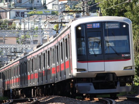 Everything about Trains between Yokohama and Tokyo images